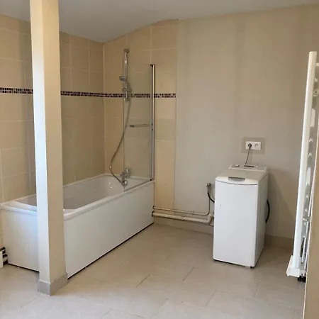 Spacieux A 3min Du Centre Verdun-sur-Meuse